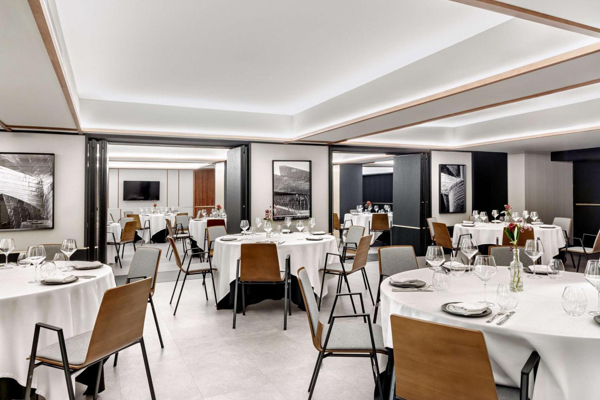 Radisson Collection Bilbao Ξενοδοχείο Εξωτερικό φωτογραφία The dining room